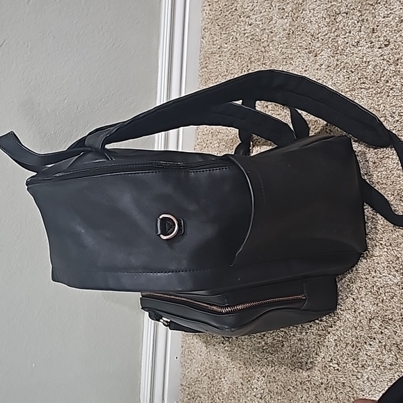 Skip Hop Greenwich Simply Chic Backback (Diaper Bag) - Picture 5 of 9